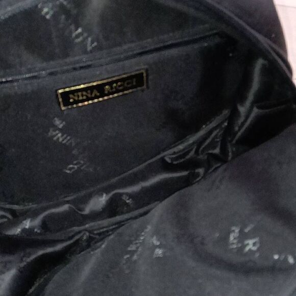 Nina Ricci Women's Quilted Chevrolet Pattern Round Hand Bag Black - Picture 3 of 5